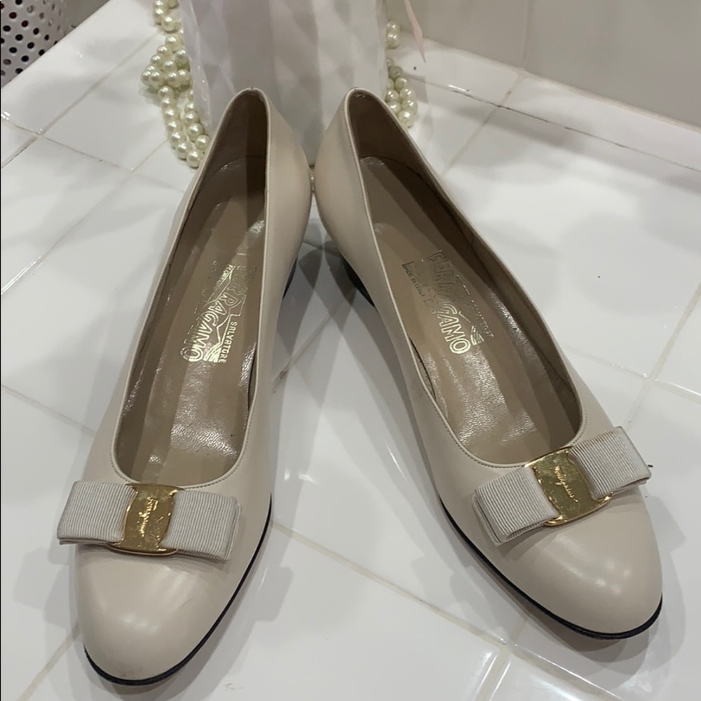 Ferragamo Vara Bow Heels
